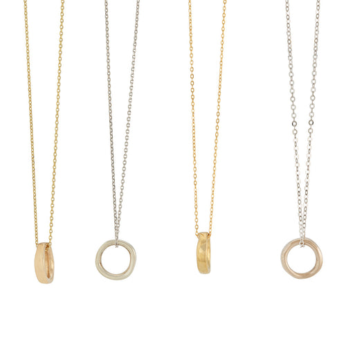A CLASSIC TWIST Necklace in 9ct White Gold