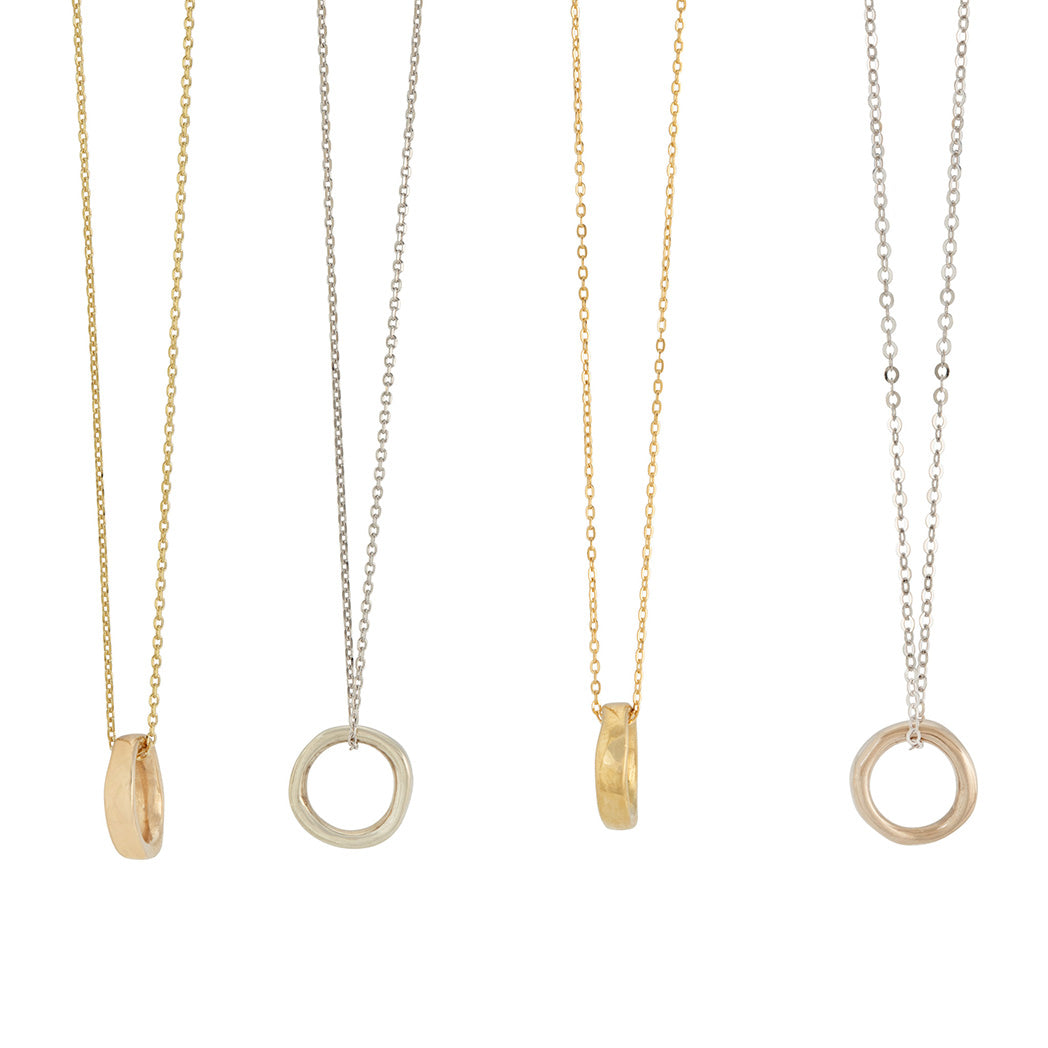 A CLASSIC TWIST Necklace in 18ct Yellow Gold