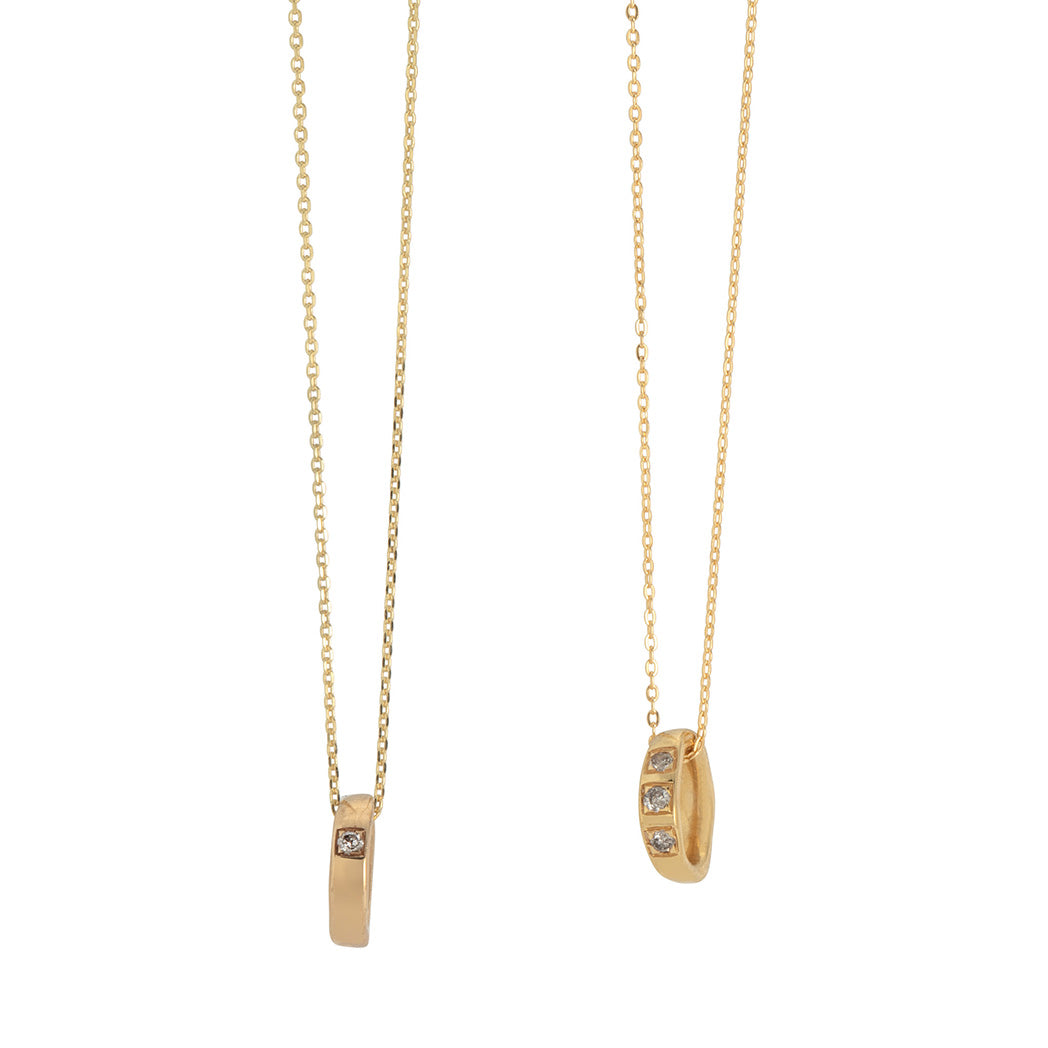 A CLASSIC TWIST Necklace with Grey Diamonds in 18ct Yellow Gold