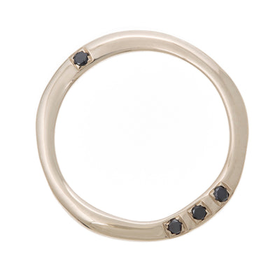 A CLASSIC TWIST Ring With Black Diamonds in 18ct White Gold