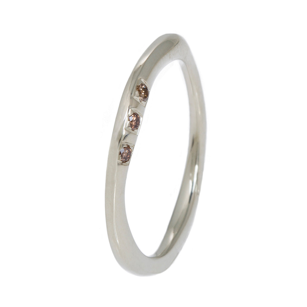 A CLASSIC TWIST Ring With Brown Diamonds in 9ct White Gold