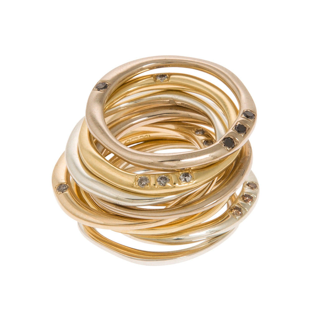 A CLASSIC TWIST Ring in 18ct Yellow Gold