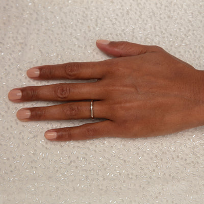 BRIDAL Floating Diamond Thin Ring
