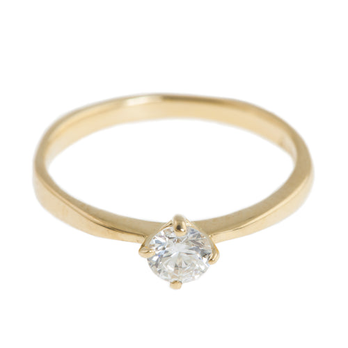 Queen Ring in 18ct Yellow or 18ct White Gold with Diamond